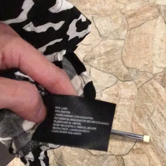 Black & White Blouse - Picture 7 of 8